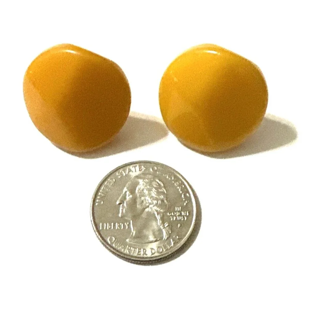 Vintage Bakelite Earrings Butterscotch Yellow Button Screw Back Mid Century 1”